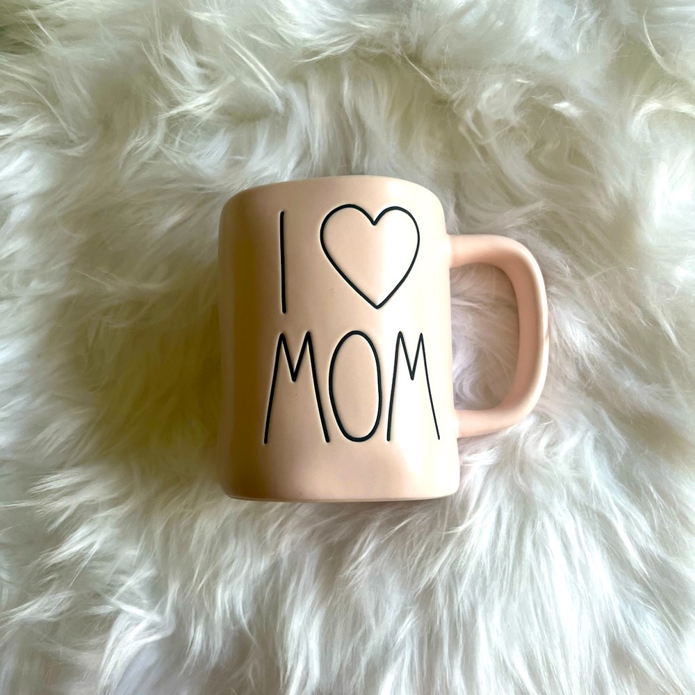 I Heart Mom Rae Dunn 16oz. cup unused. No chips, scrapes, or stains